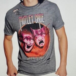 Mötley Crüe Theatre Of Pain Destroyed Graphic Tee SIZE S AND MD